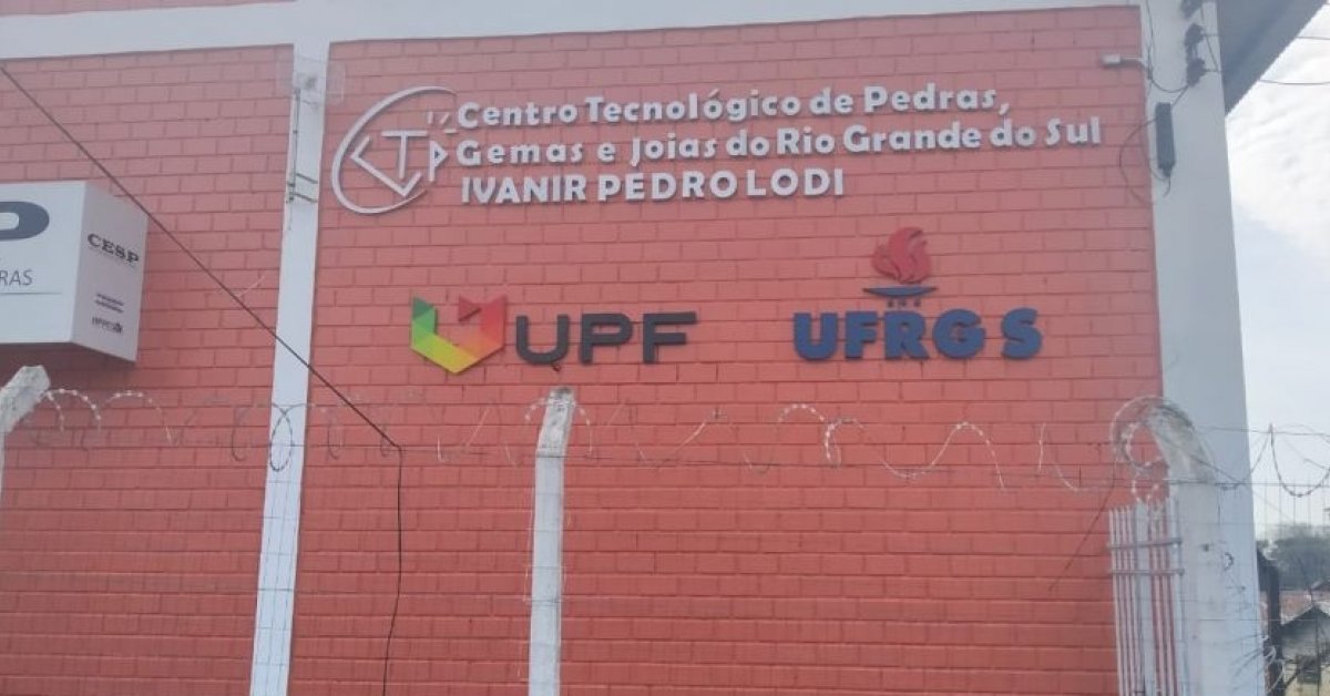 Centro Tecnológico De Pedras Gemas E Joias De Soledade é Denominado Ivanir Pedro Lodi Tua 0130